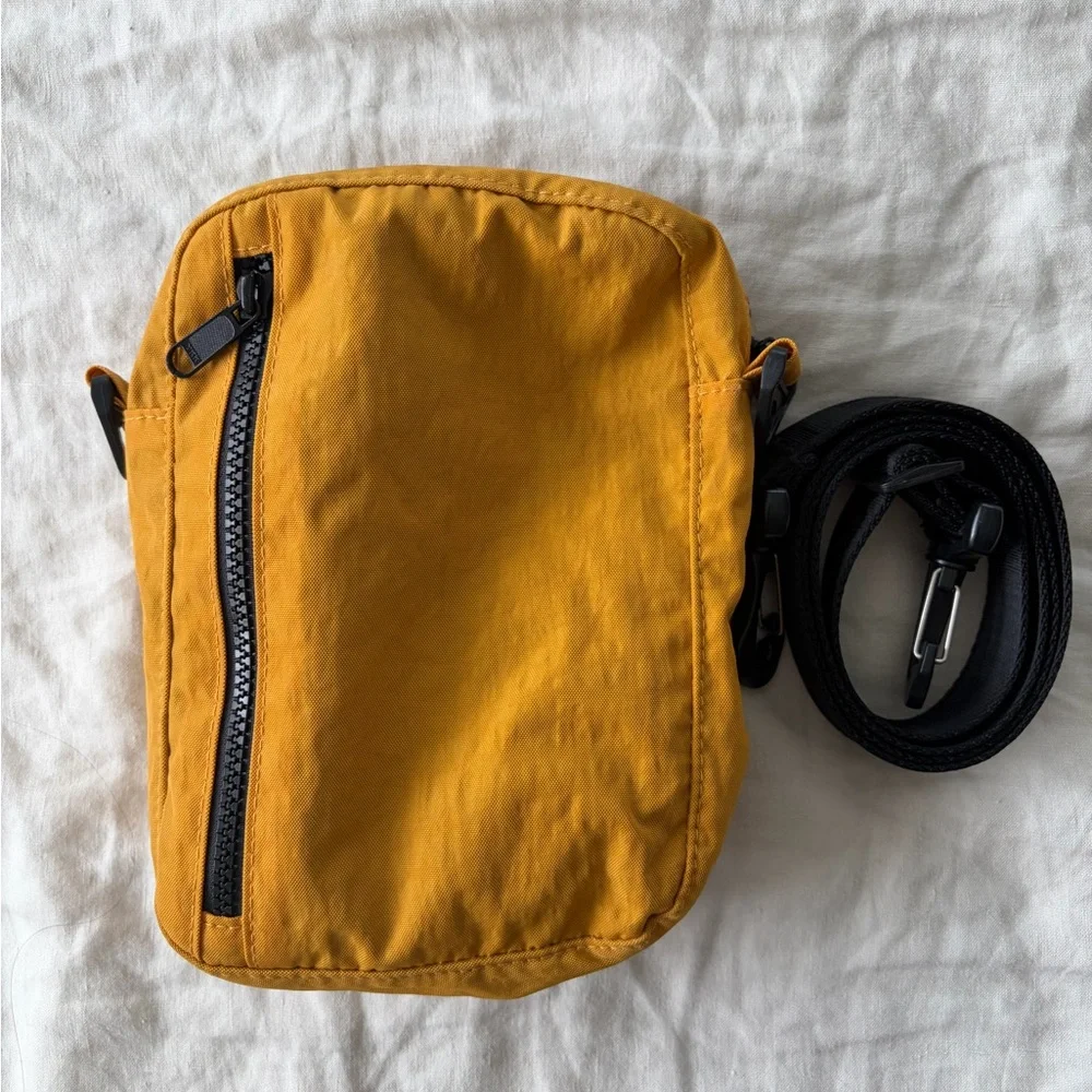 BAGGU Sport Crossbody - Picture 1 of 4